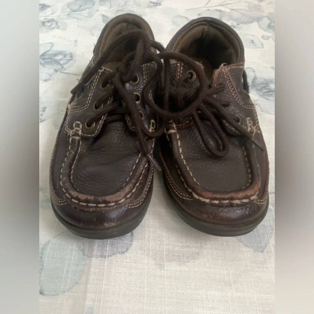 Sperry brown pebbled leather size 12 loafers with lug sole.